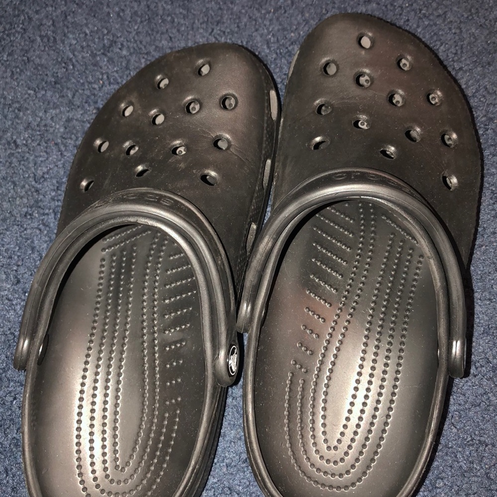 Black crocs